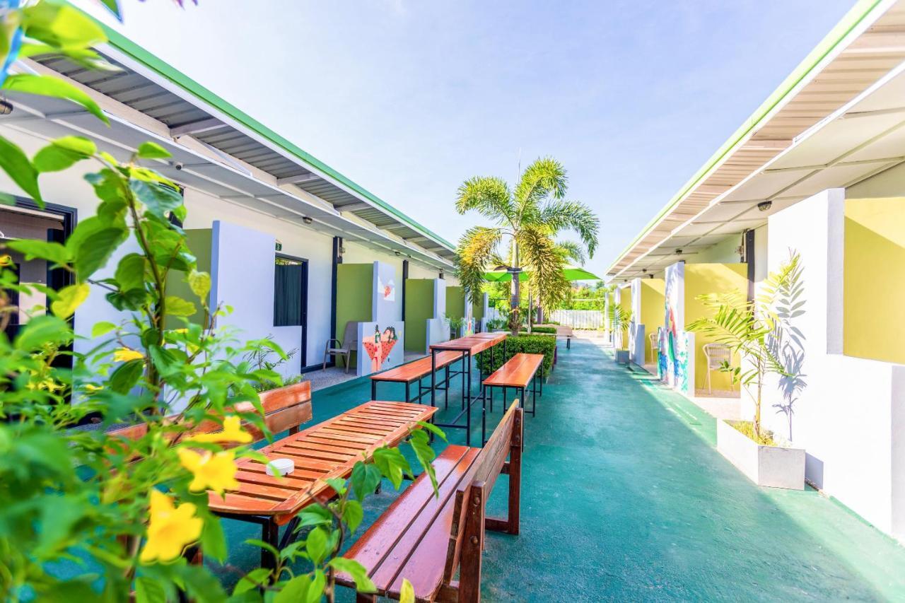 Oyo 450 Rawai Studios Resort Eksteriør billede